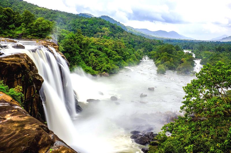 valparai-honeymoon-tour-packages-athirapally-honeymoon-tour-packages